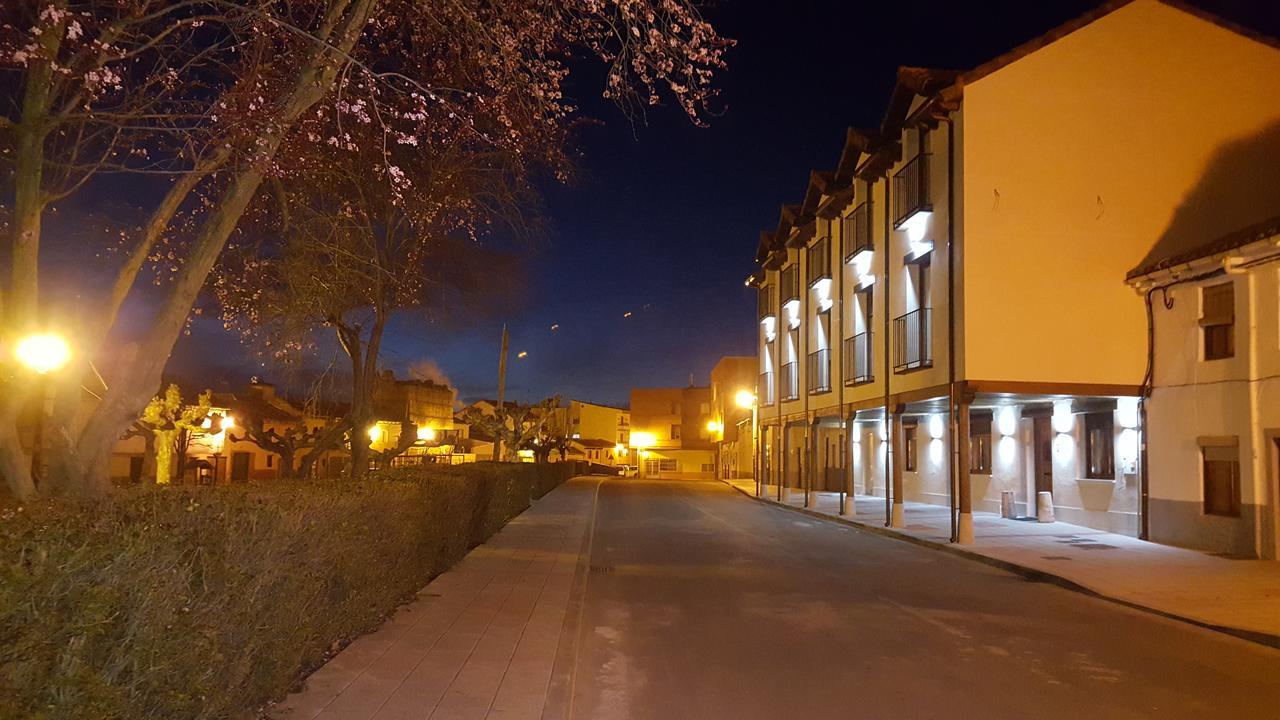 La Casa De Los Soportales Mansilla de las Mulas Buitenkant foto